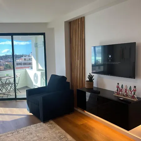 Luxury View Free Parking Apartment